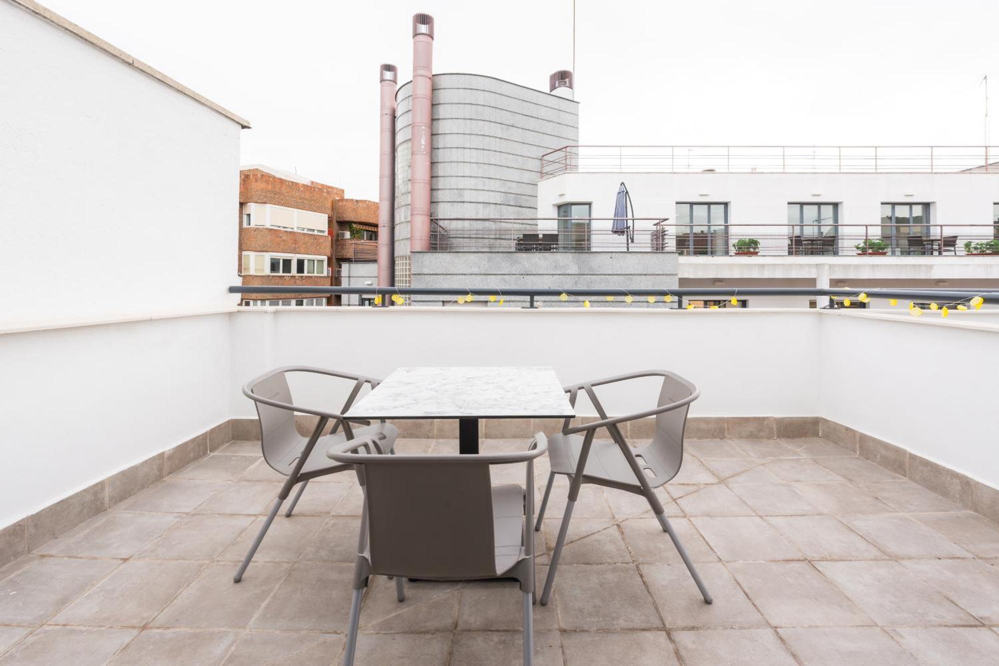 Lemon Apartment & Hotels Bernabeu Madrid Esterno foto